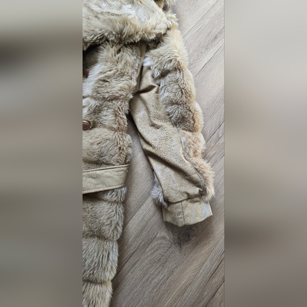 Vintage Fingerhut Fashion Faux Fur Tan Coat - Picture 4 of 9